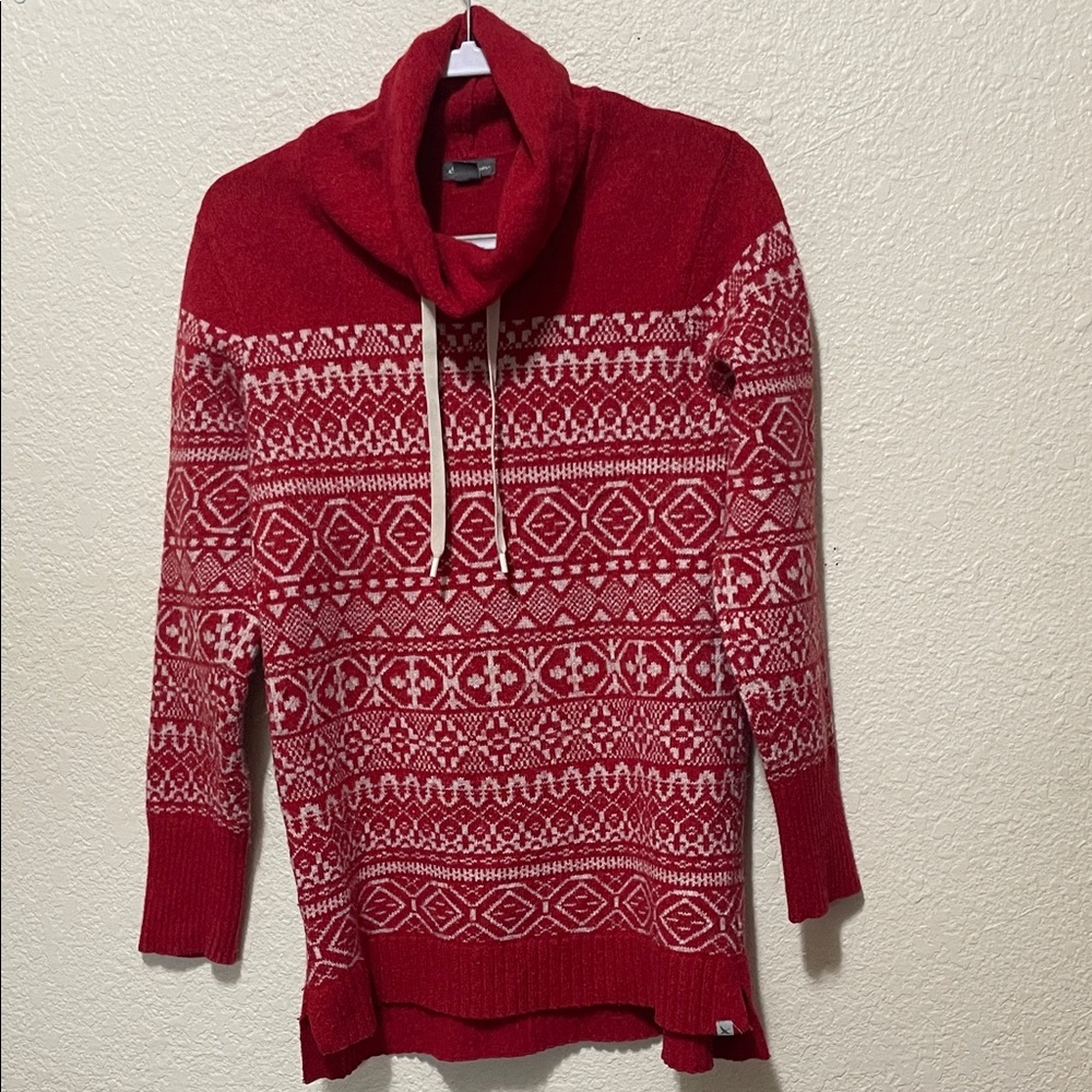 Eddie Bauer Red And White Patterned Turtleneck Sweater. Good Condition. Size L.